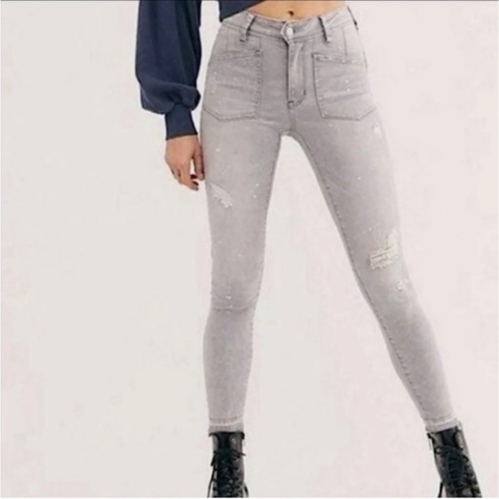 The Free People Cool Grey Distressed Paint Splatter Midrise Skinny Jean sz25 EUC
